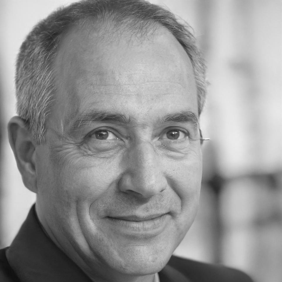 Retrato profesional del director académico